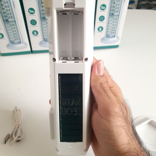 تصویر لامپ مهتابی اضطراری شارژی مدل YL-9693 دارای دو پنل نوری، شارژ با Type-C، میکرو USB، خورشیدی و باتری قلمی