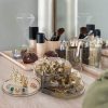 جعبه جواهرات چرخان سه طبقه با طراحی به شکل قو، مناسب برای نگهداری انواع زیورآلات
