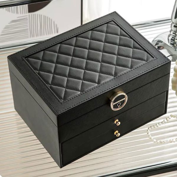 جعبه جواهرات چرمی 3طبقه 20 جعبه جواهرات چرمی سهطبقه قفلدار مناسب نگهداری انگشتر، گوشواره و گردنبند