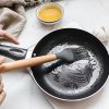 ست 12 پارچه ابزار سیلیکونی با دسته چوبی راش نسوز