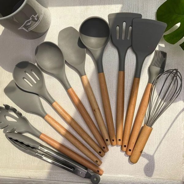 ست 12 پارچه ابزار سیلیکونی با دسته چوبی راش نسوز